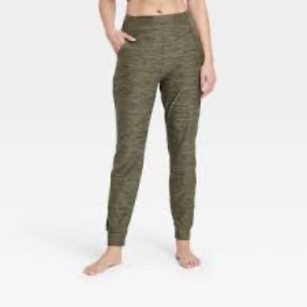 All in Motion Mid-Rise Soft Knit Active Jogger